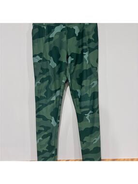 Kids Camouflage Green Leggings Size XXL (18) Kids